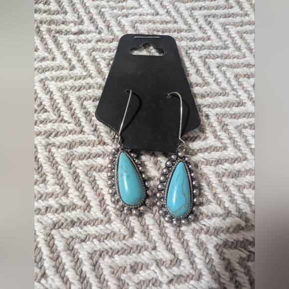 Vintage Turquoise and Silver Drop Earrings - Picture 4 of 5